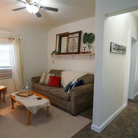 2 Bedroom Apartment Near Ndsu And Downtown Fargo Exterior photo