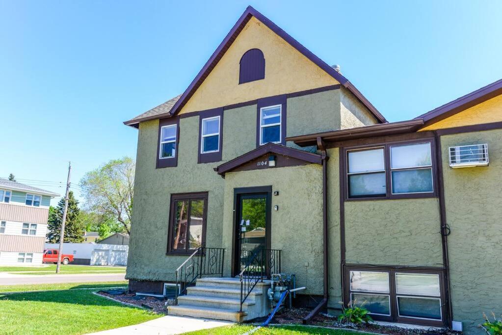 2 Bedroom Apartment Near Ndsu And Downtown Fargo Exterior photo