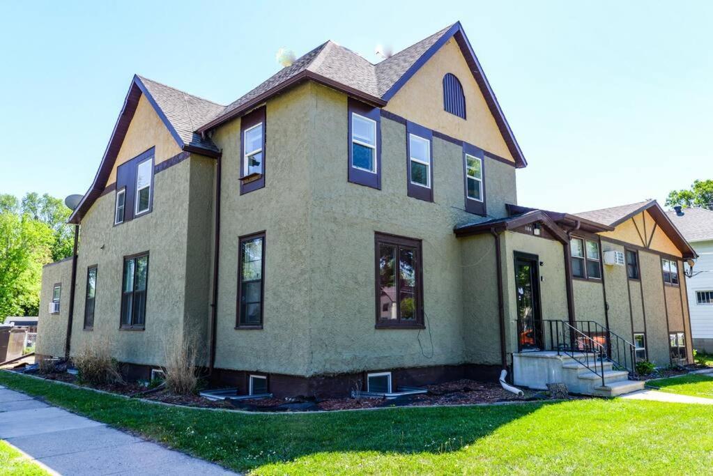 2 Bedroom Apartment Near Ndsu And Downtown Fargo Exterior photo