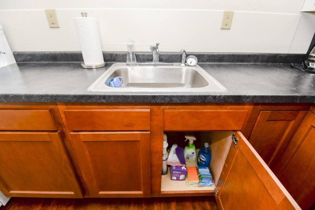 2 Bedroom Apartment Near Ndsu And Downtown Fargo Exterior photo