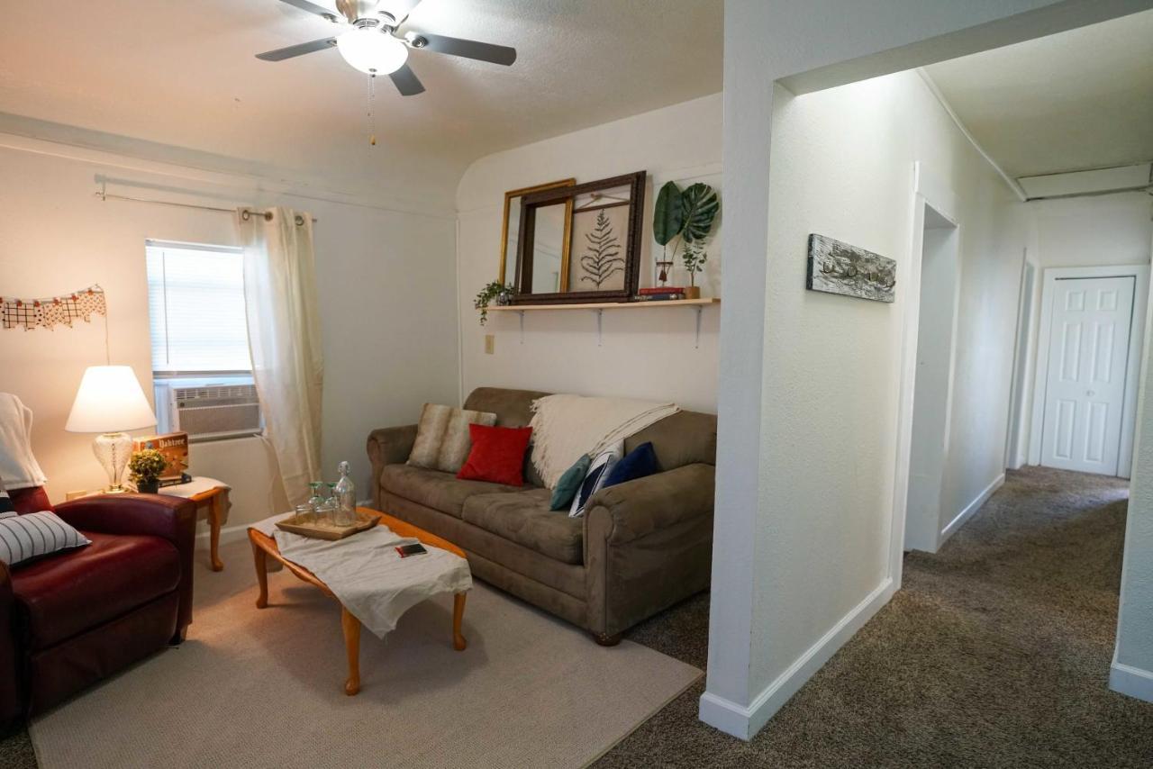 2 Bedroom Apartment Near Ndsu And Downtown Fargo Exterior photo